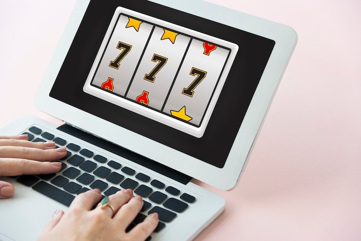 Jewels of Prosperity slot game interface on piala platform